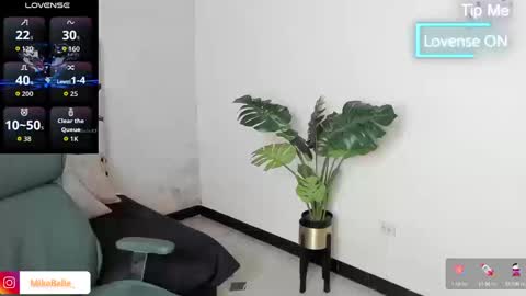 Snapshot of mike_belle chatting on 8, 9, 2025 Mike Belle online show from 8, 9, 2025