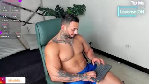 Snapshot of mike_belle chatting on 2, 10, 2025 Mike Belle online show from 2, 10, 2025