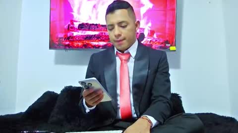 Snapshot of mike_fetiche chatting on 28, 11, 2025 mike_fetiche online show from 28, 11, 2025