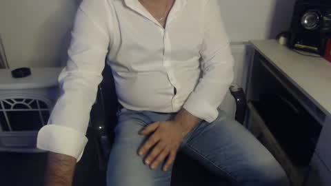 Snapshot of mike_master30 chatting on 14, 1, 2025 MikeMaster online show from 14, 1, 2025