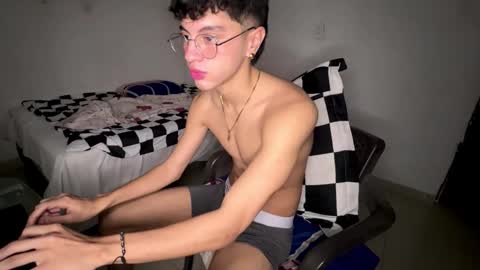 Snapshot of mike_pineapple chatting on 9, 10, 2025 Mike Pineapple online show from 9, 10, 2025