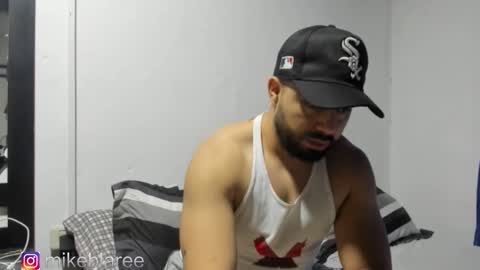 Snapshot of mikeblaree chatting on 28, 10, 2025 mikeblaree online show from 28, 10, 2025