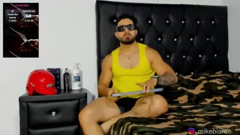 Snapshot of mikeblaree chatting on 4, 6, 2026 mikeblaree online show from 4, 6, 2026