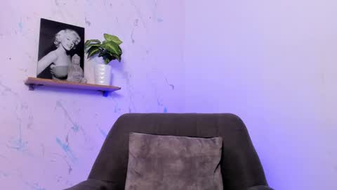 Snapshot of mikecooper_ chatting on 17, 12, 2024 Mike Cooper online show from 17, 12, 2024