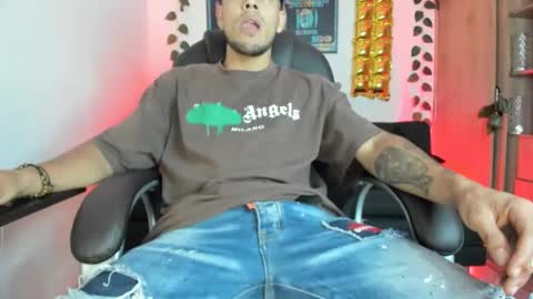 Snapshot of mikee_scooth chatting on 24, 12, 2024 mikee_scooth online show from 24, 12, 2024