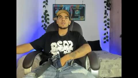 Snapshot of mikee_scooth chatting on 24, 2, 2025 mikee_scooth online show from 24, 2, 2025