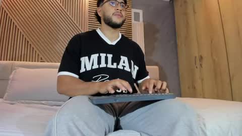 Mikeee online show from 21, 5, 2026