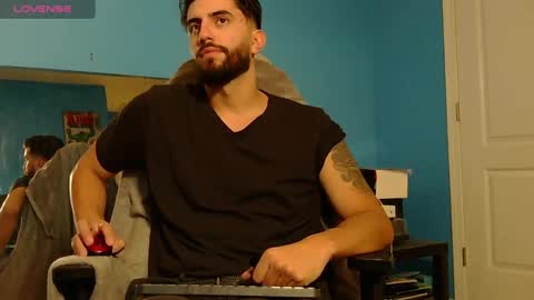 Snapshot of mikehawk1589 chatting on 30, 12, 2024 mikehawk1589 online show from 30, 12, 2024