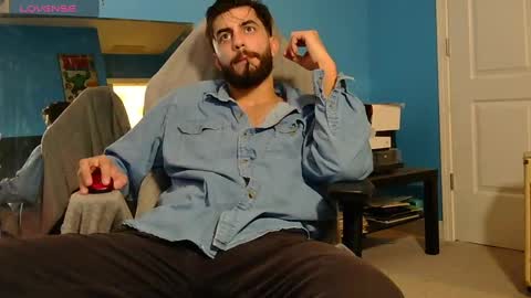 Snapshot of mikehawk1589 chatting on 4, 1, 2025 mikehawk1589 online show from 4, 1, 2025