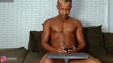 Snapshot of mikejaybr chatting on 30, 12, 2024 Mike Jay online show from 30, 12, 2024