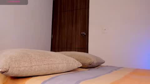 Snapshot of mikesantoss1 chatting on 30, 10, 2025 Mike online show from 30, 10, 2025