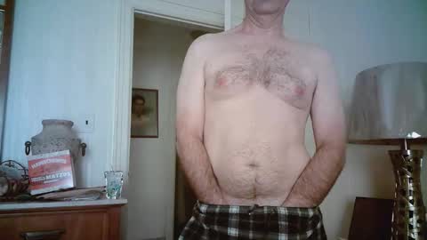 Snapshot of mikewulds chatting on 16, 5, 2026 Mike online show from 16, 5, 2026