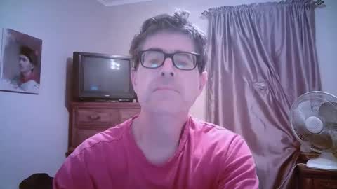 Snapshot of mikewulds chatting on 30, 5, 2026 Mike online show from 30, 5, 2026