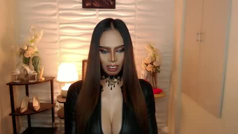 Snapshot of mikeyalawi03 chatting on 4, 12, 2024 Mistress MikeyAlawi online show from 4, 12, 2024