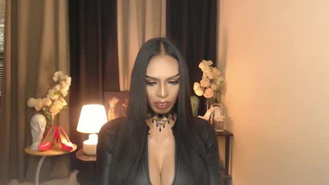 Snapshot of mikeyalawi03 chatting on 30, 12, 2024 Mistress MikeyAlawi online show from 30, 12, 2024
