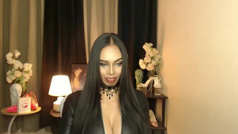 Snapshot of mikeyalawi03 chatting on 12, 1, 2025 Mistress MikeyAlawi online show from 12, 1, 2025