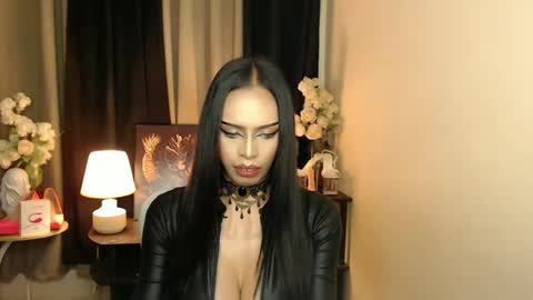 Snapshot of mikeyalawi03 chatting on 17, 1, 2025 Mistress MikeyAlawi online show from 17, 1, 2025