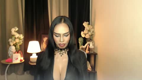 Snapshot of mikeyalawi03 chatting on 23, 1, 2025 Mistress MikeyAlawi online show from 23, 1, 2025
