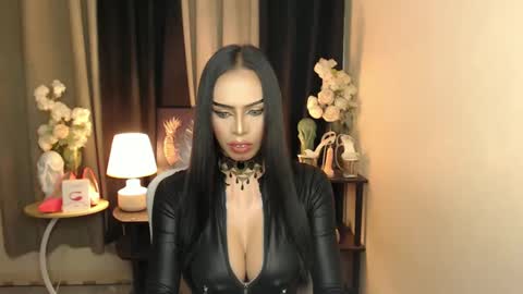 Snapshot of mikeyalawi03 chatting on 1, 2, 2025 Mistress MikeyAlawi online show from 1, 2, 2025