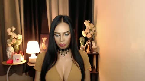 Snapshot of mikeyalawi03 chatting on 2, 2, 2025 Mistress MikeyAlawi online show from 2, 2, 2025