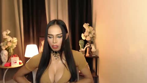 Snapshot of mikeyalawi03 chatting on 4, 2, 2025 Mistress MikeyAlawi online show from 4, 2, 2025