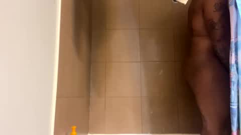 Snapshot of mikeyblunt chatting on 17, 12, 2024 mikeyblunt online show from 17, 12, 2024