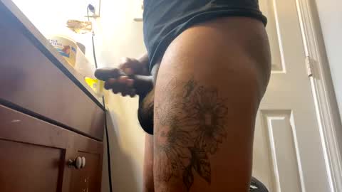 Snapshot of mikeyblunt chatting on 26, 1, 2025 mikeyblunt online show from 26, 1, 2025