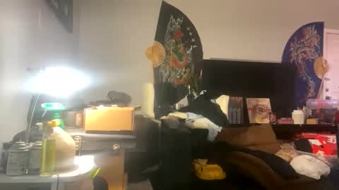 Snapshot of mikeyblunt chatting on 16, 12, 2025 mikeyblunt online show from 16, 12, 2025