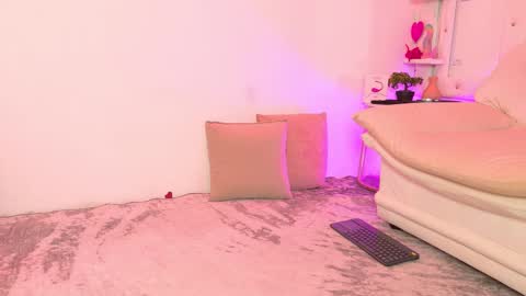 Mikoto Urb online show from 18, 9, 2025