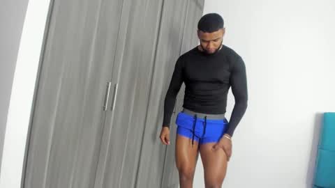 Snapshot of miky_xxx chatting on 8, 10, 2025 Miky online show from 8, 10, 2025