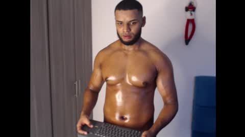 Snapshot of miky_xxx chatting on 26, 11, 2025 Miky online show from 26, 11, 2025