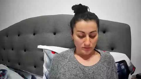 Mikyloveu online show from 6, 1, 2026