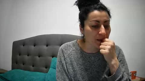 Mikyloveu online show from 5, 2, 2026