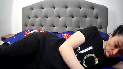Snapshot of mikyloveu chatting on 1, 4, 2026 Mikyloveu online show from 1, 4, 2026