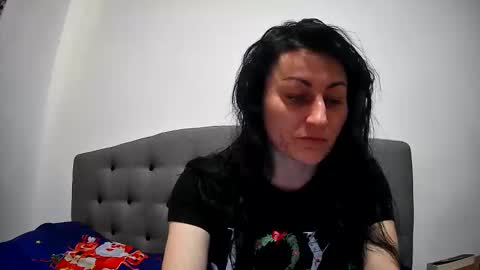 Snapshot of mikyloveu chatting on 7, 4, 2026 Mikyloveu online show from 7, 4, 2026
