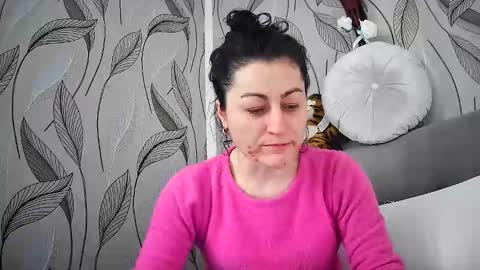 Snapshot of mikyloveu chatting on 15, 4, 2026 Mikyloveu online show from 15, 4, 2026