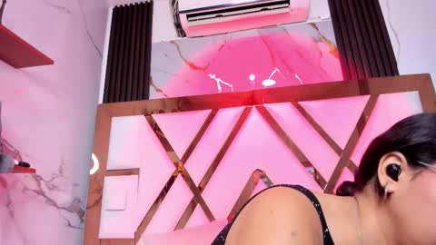 Snapshot of mila_clum chatting on 12, 11, 2025 Camila online show from 12, 11, 2025