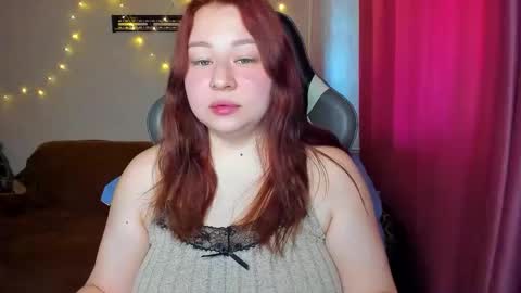 Snapshot of mila_foxxxy chatting on 24, 9, 2025 Mila shy sensual person online show from 24, 9, 2025
