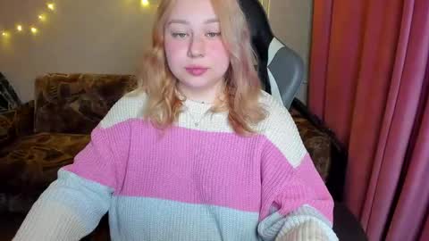 Snapshot of mila_foxxxy chatting on 7, 10, 2025 Mila shy sensual person online show from 7, 10, 2025