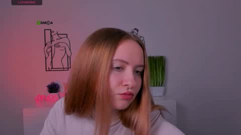 Snapshot of mila_glow chatting on 1, 10, 2025 mila_glow online show from 1, 10, 2025