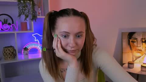 Snapshot of mila_glow chatting on 7, 10, 2025 mila_glow online show from 7, 10, 2025