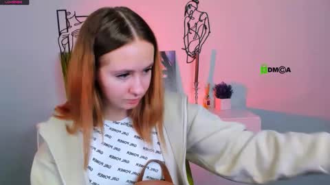 Snapshot of mila_glow chatting on 18, 10, 2025 mila_glow online show from 18, 10, 2025