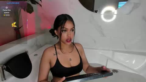 Snapshot of mila_hank chatting on 7, 10, 2025 mila_hank online show from 7, 10, 2025