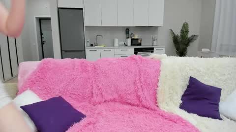 Snapshot of mila_killa chatting on 4, 12, 2025 Lilli online show from 4, 12, 2025