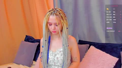 Snapshot of mila_kinor chatting on 11, 12, 2024 mila_kinor online show from 11, 12, 2024