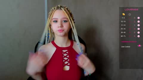 Snapshot of mila_kinor chatting on 14, 12, 2024 mila_kinor online show from 14, 12, 2024