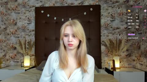 Snapshot of mila_kinor chatting on 1, 2, 2025 mila_kinor online show from 1, 2, 2025