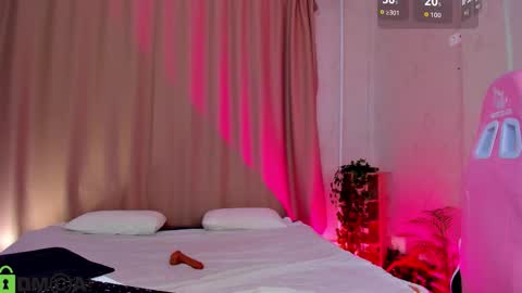 Snapshot of mila_kinor chatting on 15, 10, 2025 mila_kinor online show from 15, 10, 2025