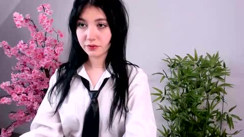 Snapshot of mila_milks chatting on 19, 12, 2025 Mila online show from 19, 12, 2025