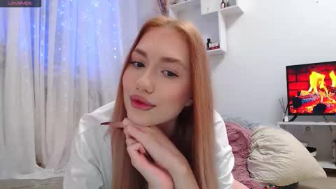 Snapshot of mila_nowak chatting on 25, 11, 2025 mila nowak online show from 25, 11, 2025